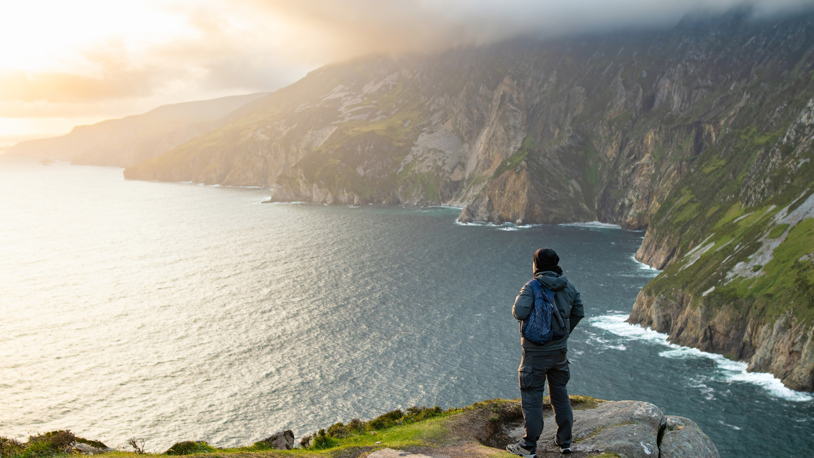 Évadez-vous des foules de Moher sur une falaise sous-estimée d'Irlande avec certaines des plus hautes falaises d'Europe