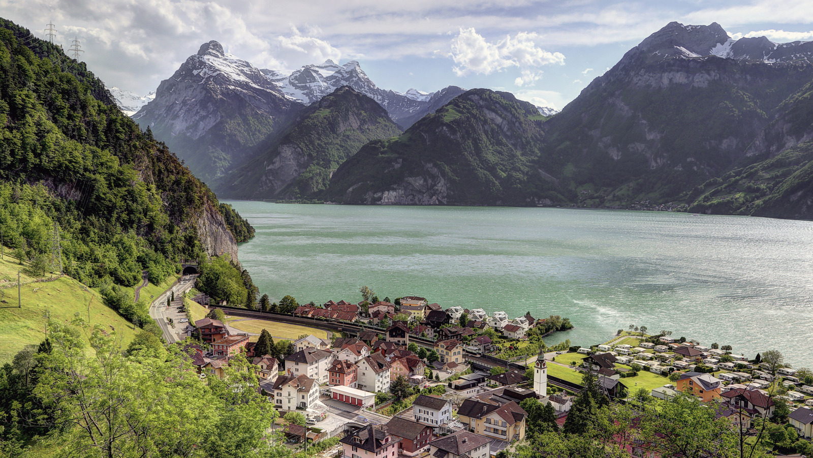 La région lacustre peu connue de Suisse avec une beauté montagneuse méconnue des touristes
