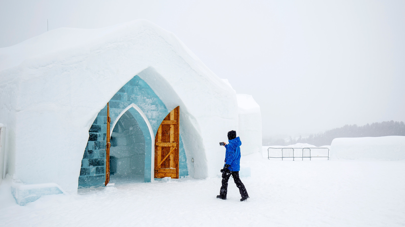 Le seul et unique hôtel de glace en Amérique du Nord est une merveille architecturale avec des suites à couper le souffle