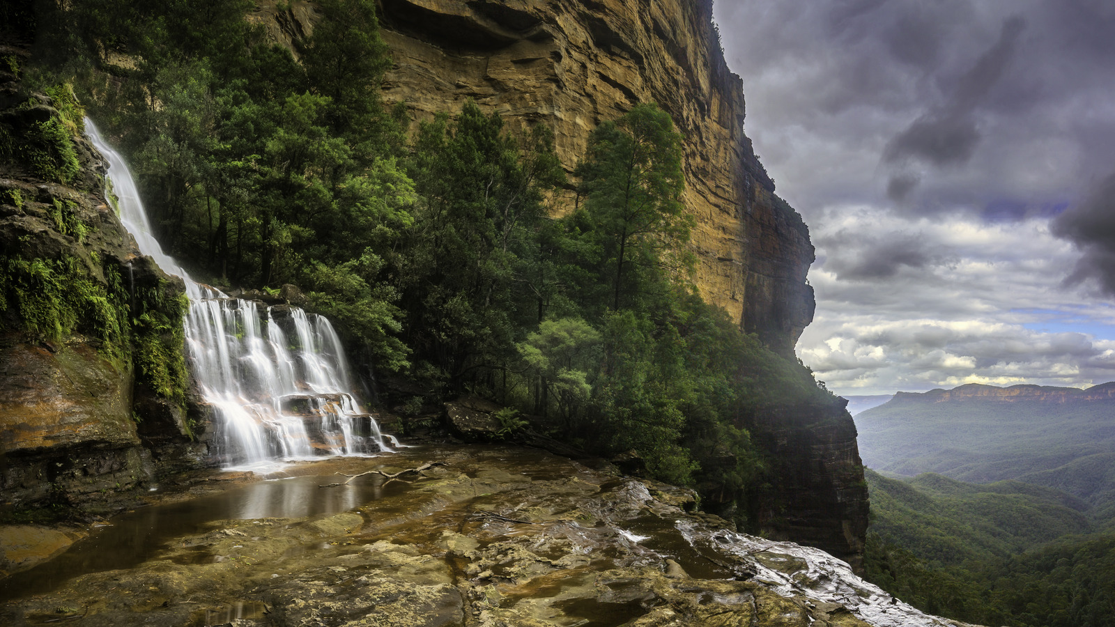 Les aventuriers affluent vers ces montagnes australiennes pour des randonnées palpitantes et de jolies cascades