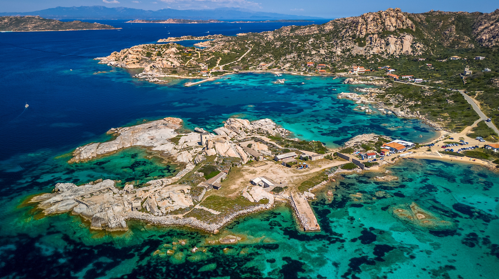 Une île italienne peu connue possède les plus belles plages de sable blanc sans foule