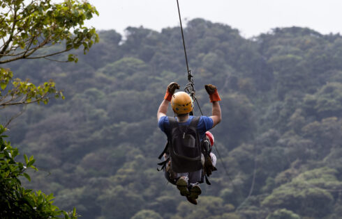 Le parc d'aventure et la communauté résidentielle se réunissent à la destination du Costa Rica pour les sensations fortes, la nourriture et la beauté