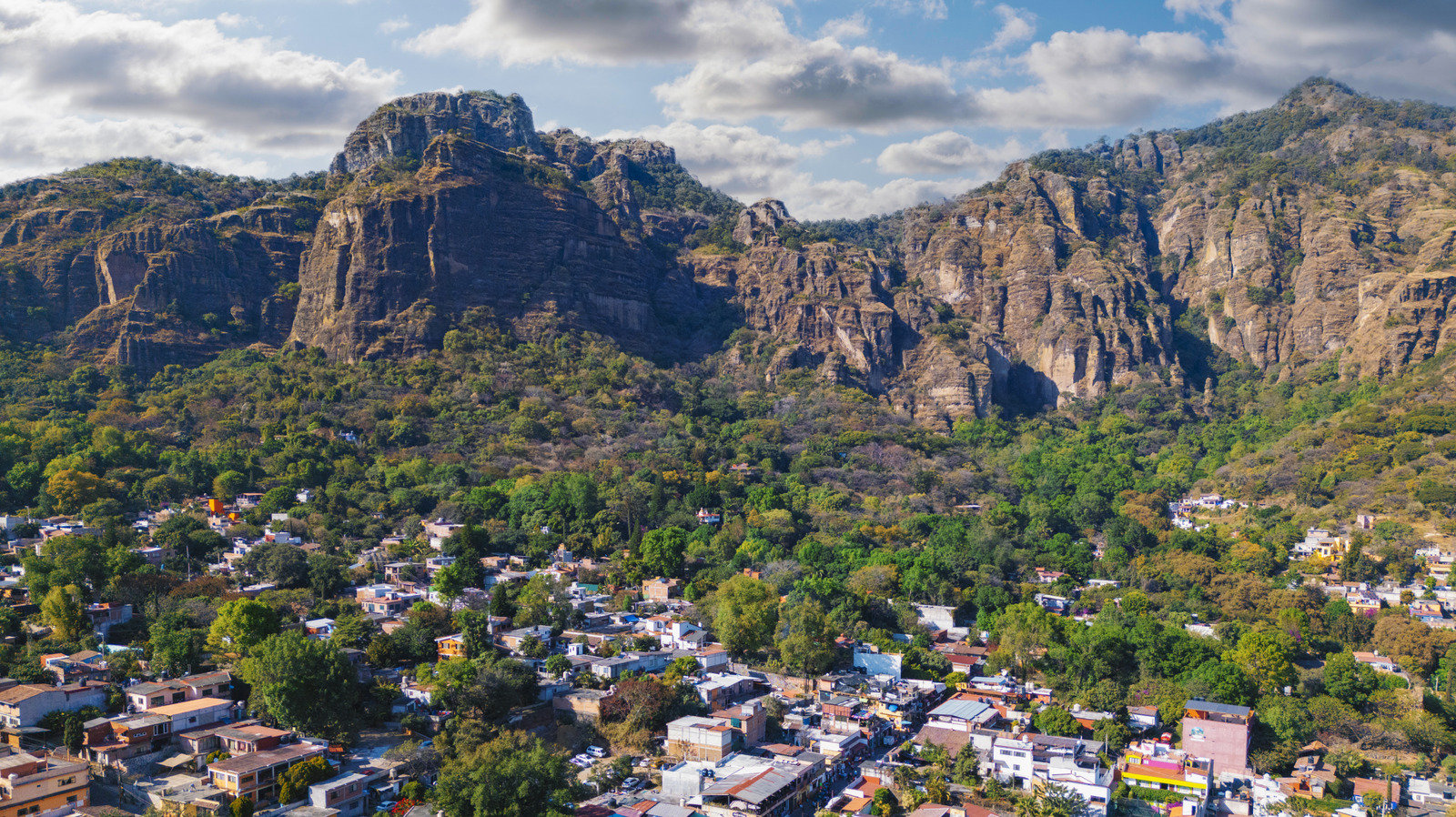 L'une des meilleures voyages d'une journée de Mexico est une ville de montagne avec une allure mystique et un paysage magnifique