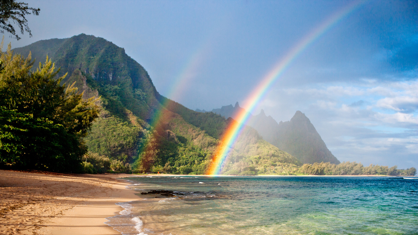 Un phénomène magique à couper le souffle est la meilleure raison de visiter Hawaï pendant sa saison des pluies
