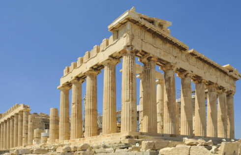 Porter un type populaire de chaussures pour voir les antiquités de la Grèce est illégale et peut vous gagner une grosse amende