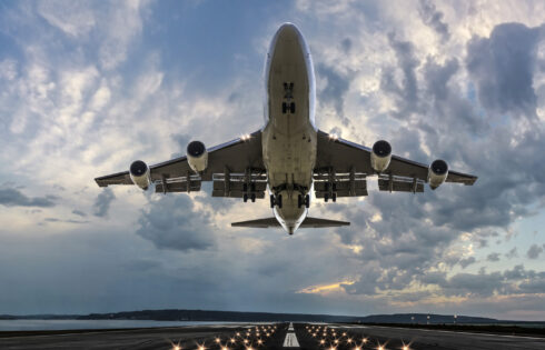 L'un des aéroports les plus sympathiques d'Europe a un charme nordique, une efficacité impressionnante et des salons confortables