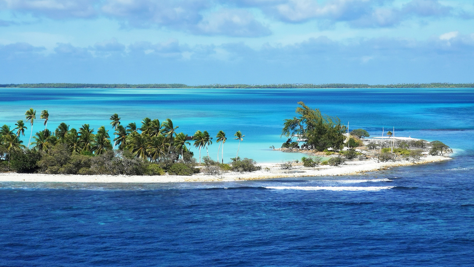 L'un des pays les moins visités est un paradis tropical caché de lagunes turquoise et de la culture dynamique
