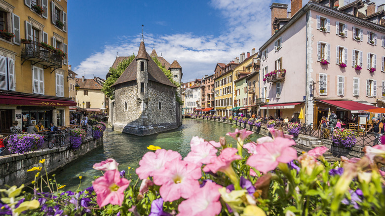 Annecy's Palais de l'île dans la vieille ville