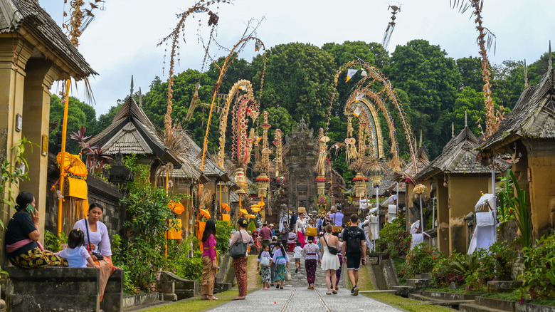 Touristes en Penglipuran