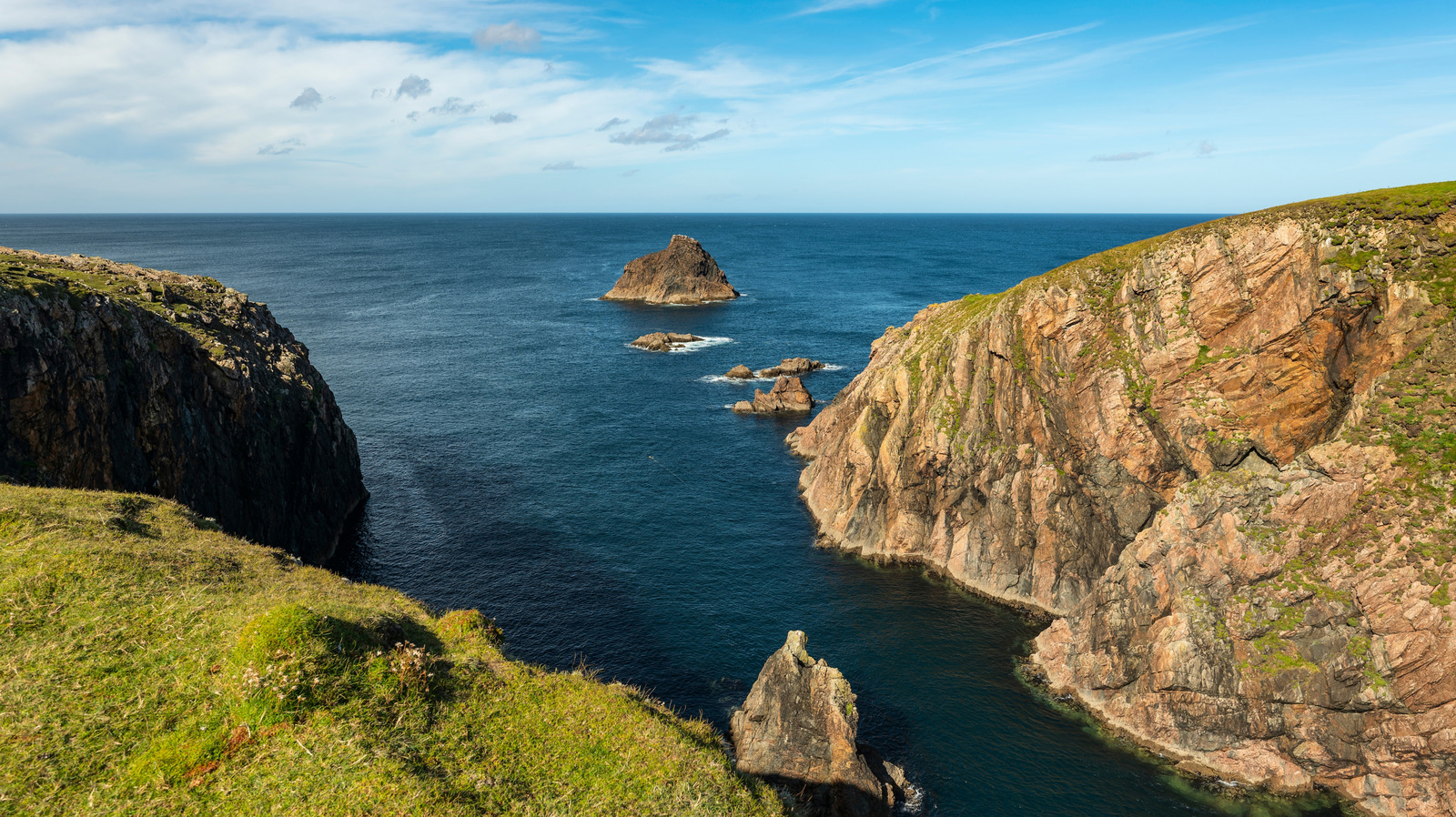 Le «lieu le plus isolé» de l'Irlande est un sentier côtier serein plein de falaises dramatiques et de paysages sauvages