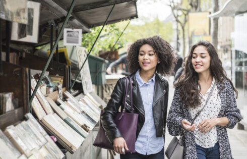 Rick Steves partage son secret pour faire du shopping de souvenirs sans les bagages supplémentaires
