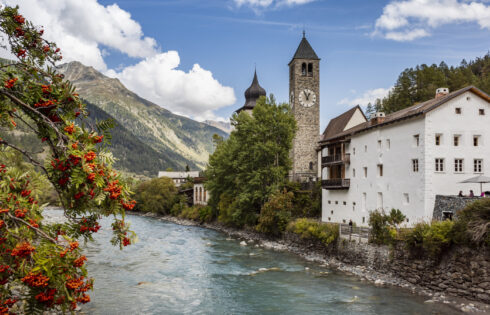 Le village suisse artistique avec des vues à couper le souffle et un musée primé dans un monastère