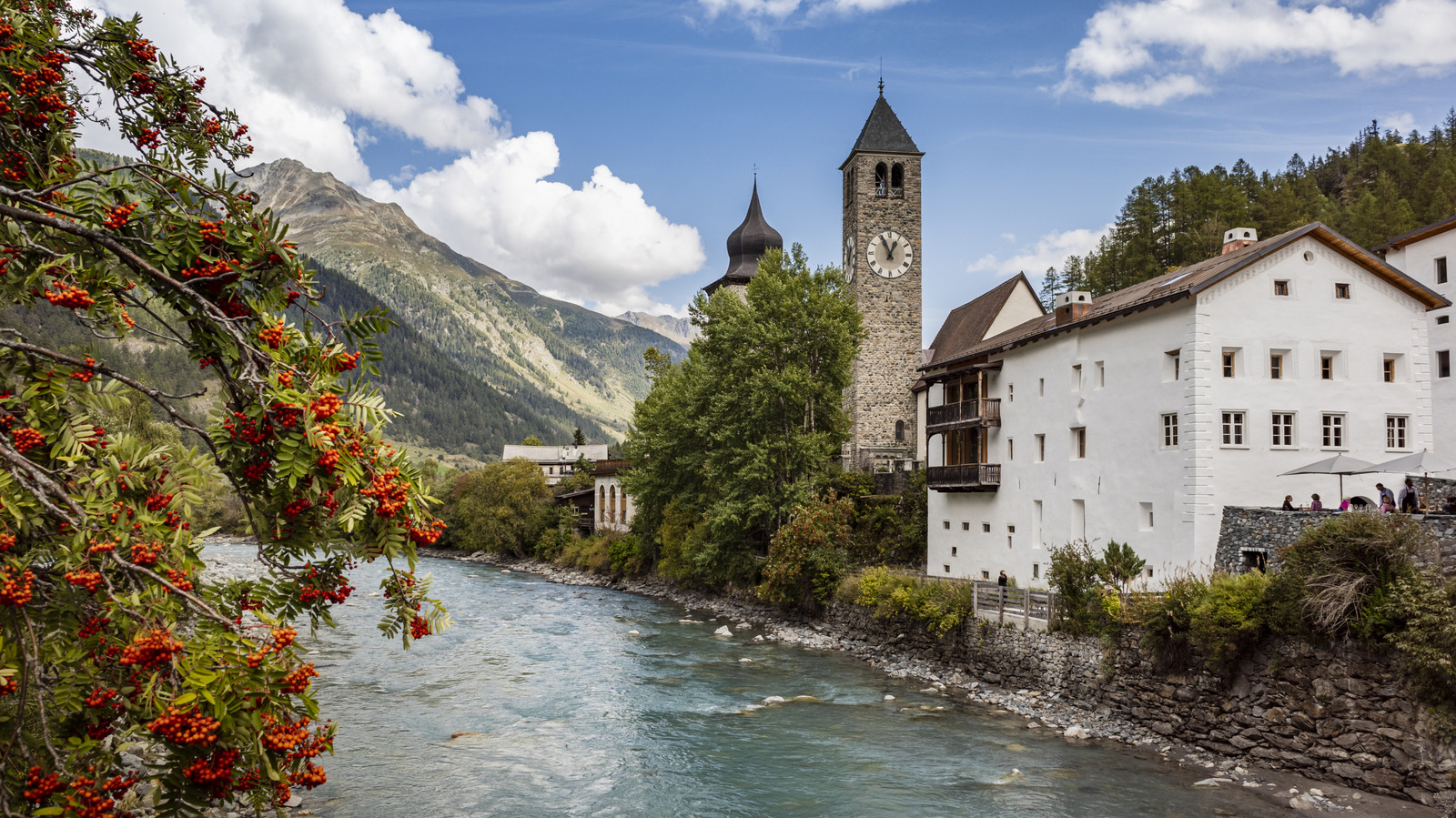 Le village suisse artistique avec des vues à couper le souffle et un musée primé dans un monastère