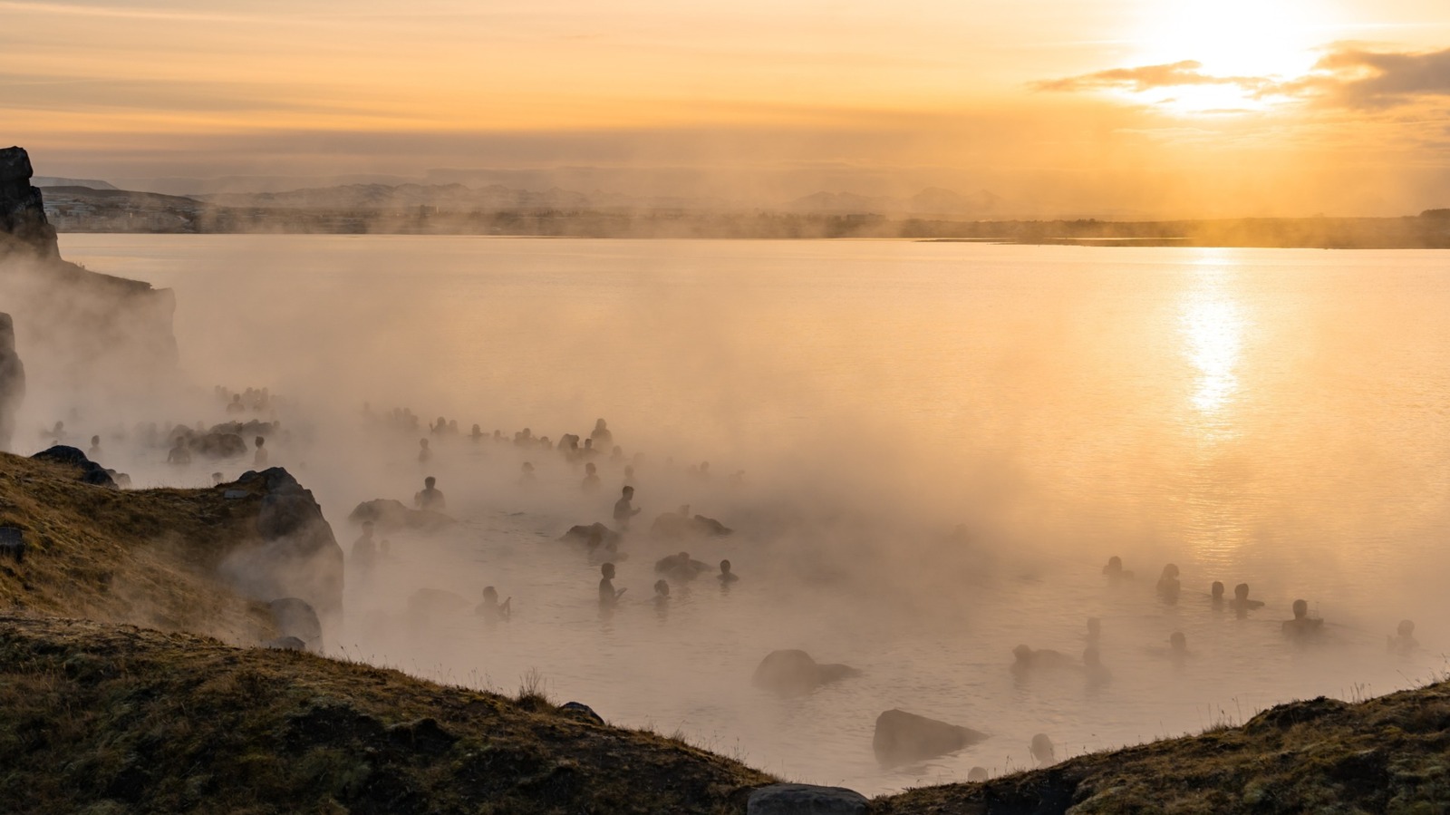 L'une des meilleures spas géothermiques d'Islande offre une luxueuse expérience de falaise avec des vues pittoresques sur l'océan