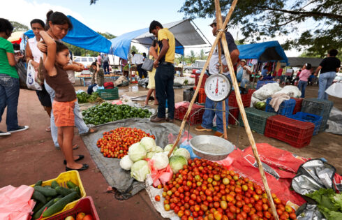Le marché sous-estimé du Belize où les habitants se rassemblent pour les produits faits à la main et les produits frais alléchants