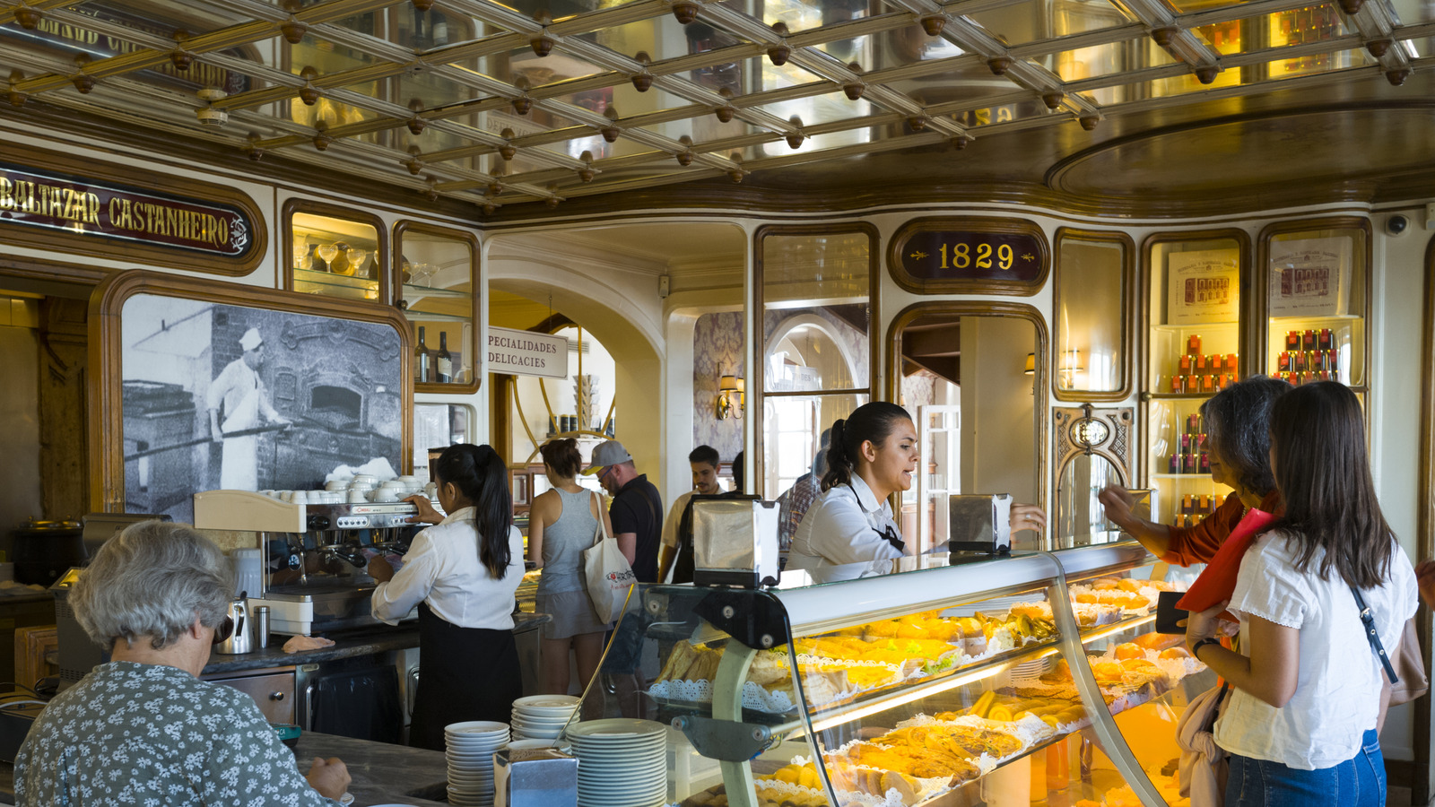 La plus ancienne pâtisserie de Lisbonne est un incontournable du centre-ville avec des pâtisseries portugaises authentiques et dignes royales
