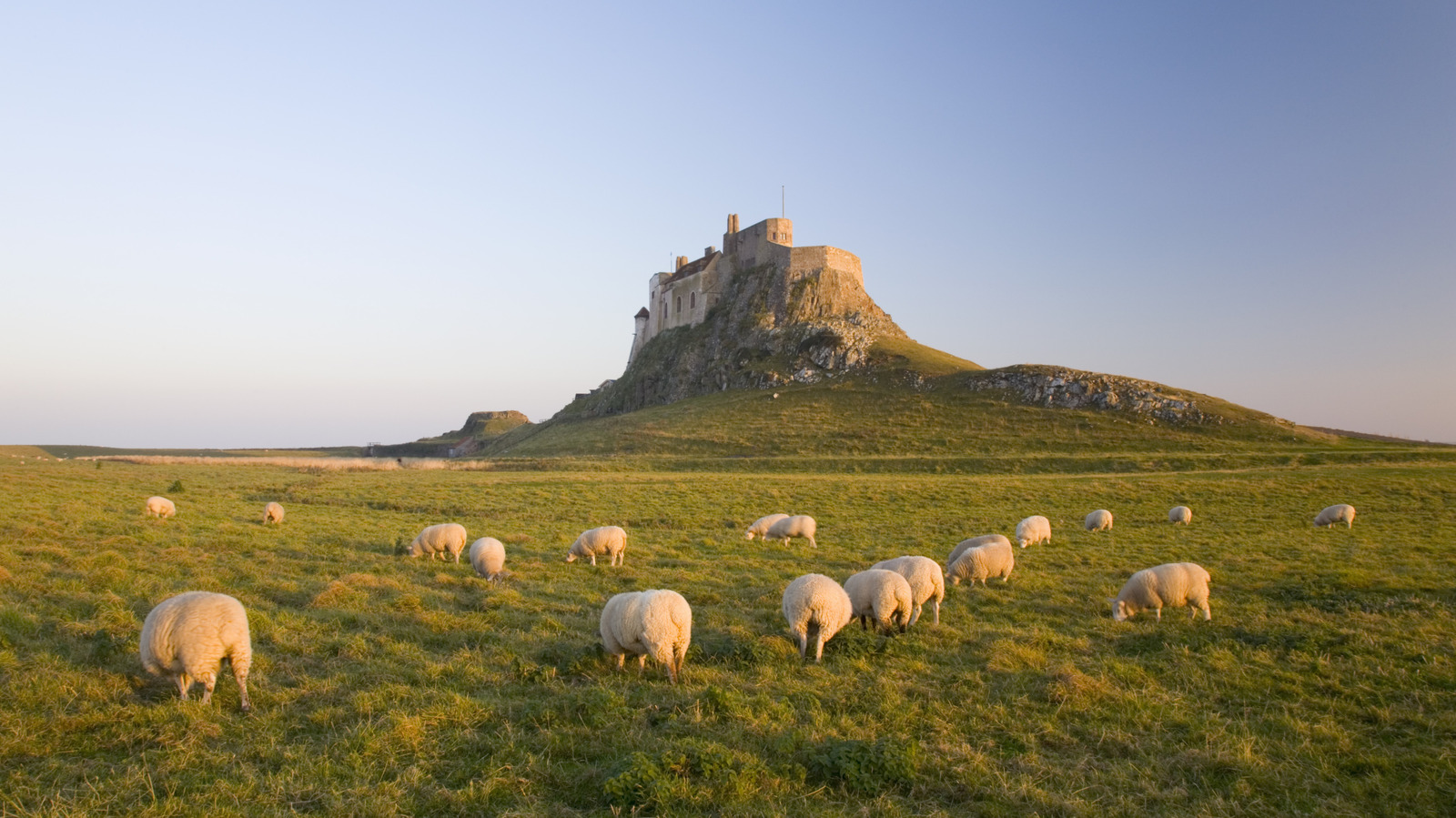 Le comté le plus au nord de l'Angleterre possède des paysages pittoresques, des châteaux et des magasins juste à la frontière écossaise