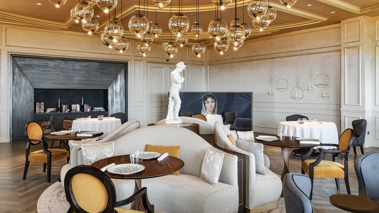 Intérieur du Royal, le restaurant étoilé Michelin à l'intérieur du Royal Champagne Hotel & Spa