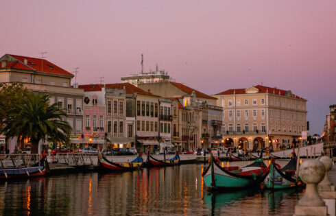 Situé entre Porto et Lisbonne est une ville sous-estimée appelée «Venise du Portugal» avec un charme de conte de fées