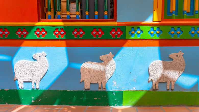Mouton Zocalos à Guatapé, Colombie