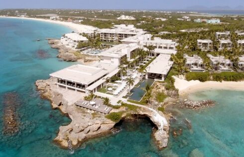 L'une des stations de luxe phare d'Anguilla est un paradis des plages et des gastronomies en bord de mer en bord de mer