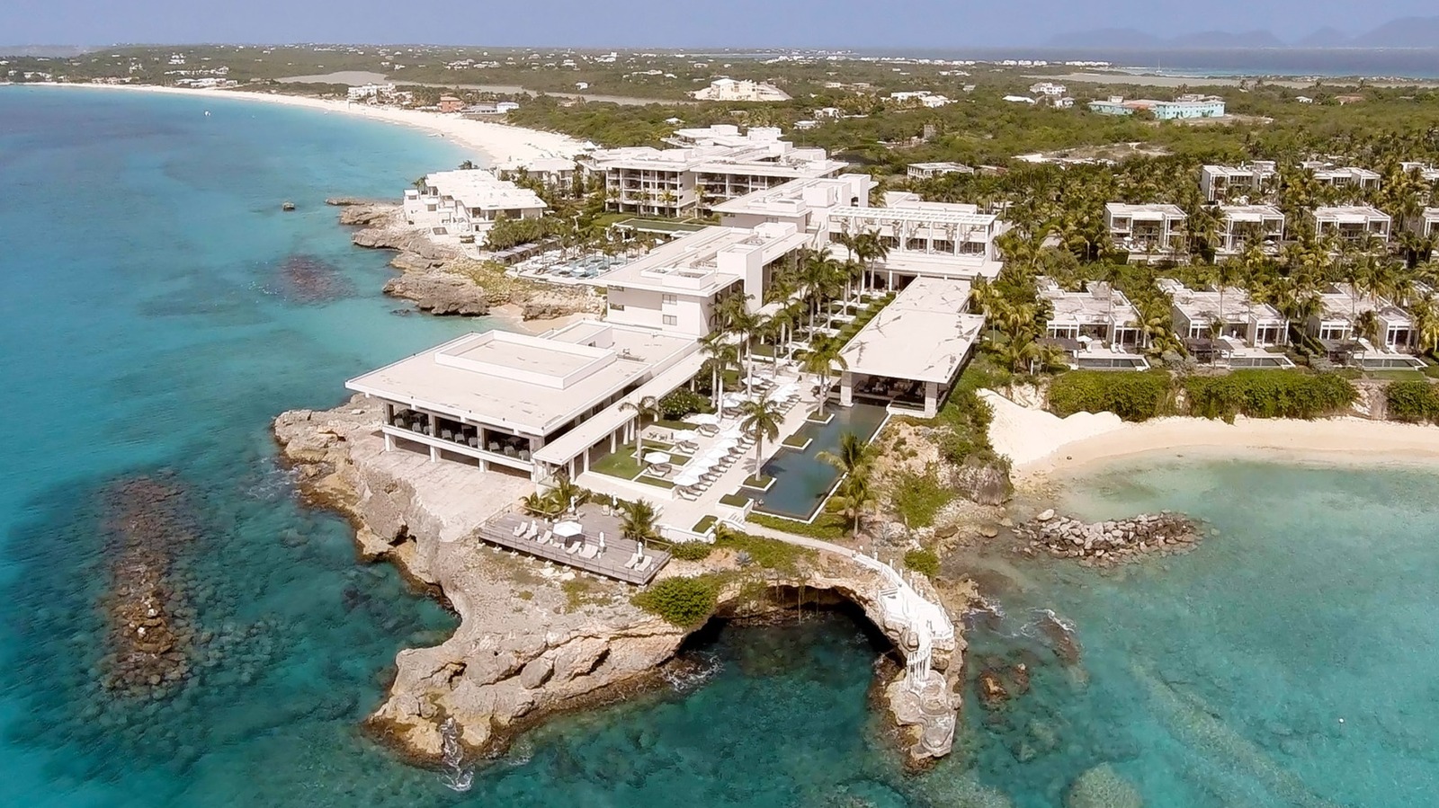 L'une des stations de luxe phare d'Anguilla est un paradis des plages et des gastronomies en bord de mer en bord de mer