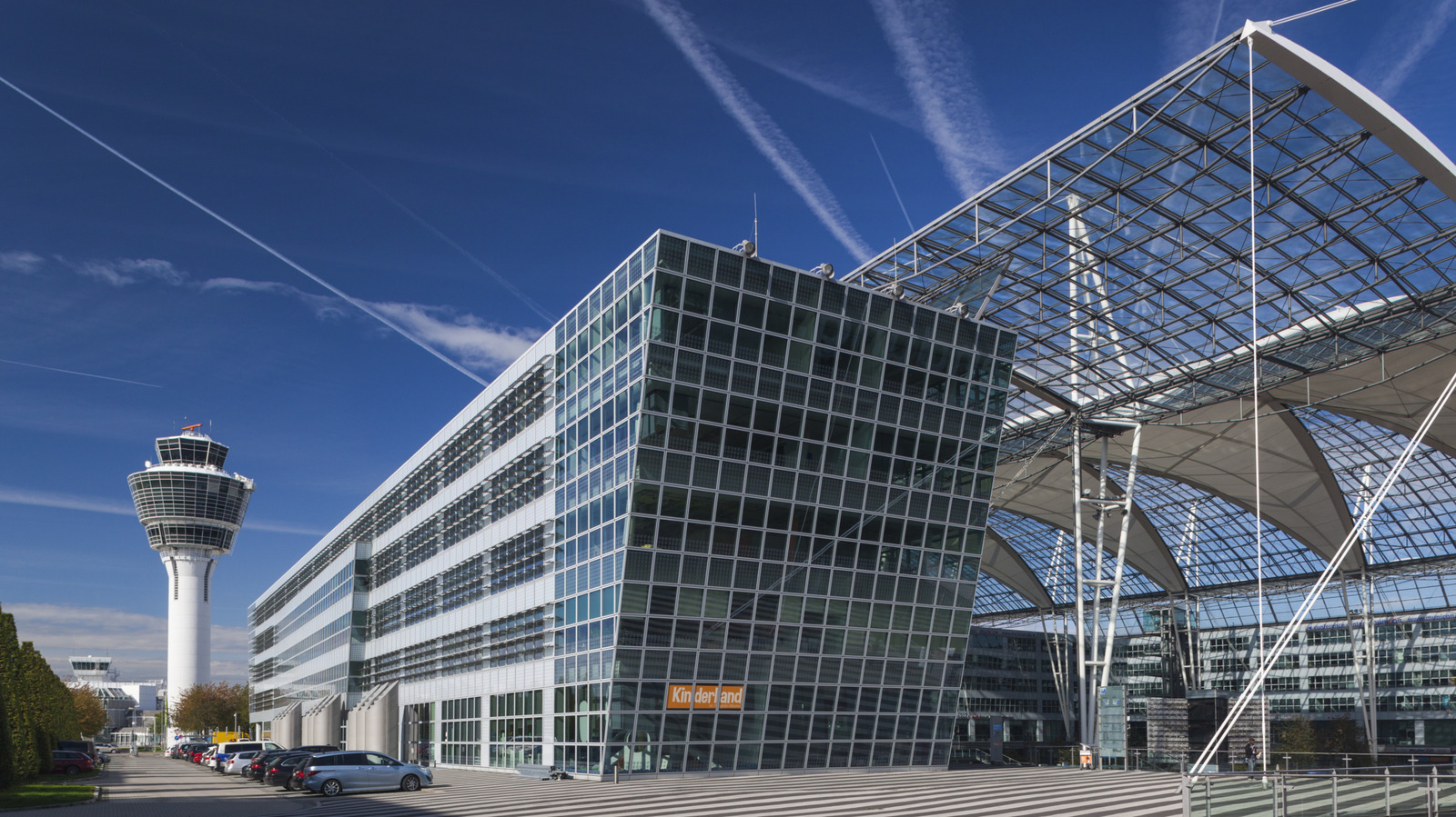 Le charme bavarois de cet aéroport et le café en plein air à soleil en font l'une des plus amicales d'Europe