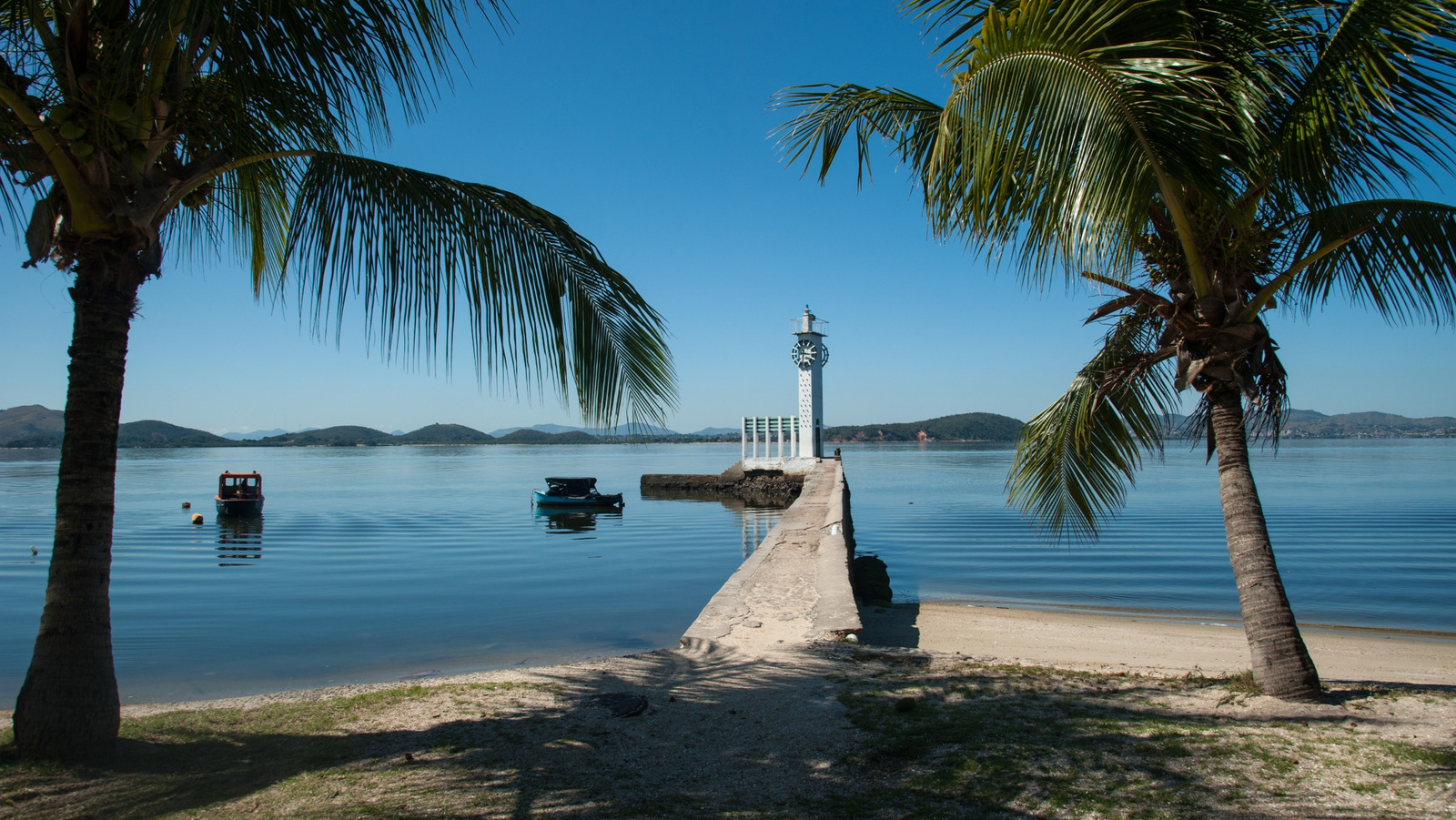 Une île secrète à Rio de Janeiro animée est une évasion tranquille sans voiture pleine de plages à couper le souffle