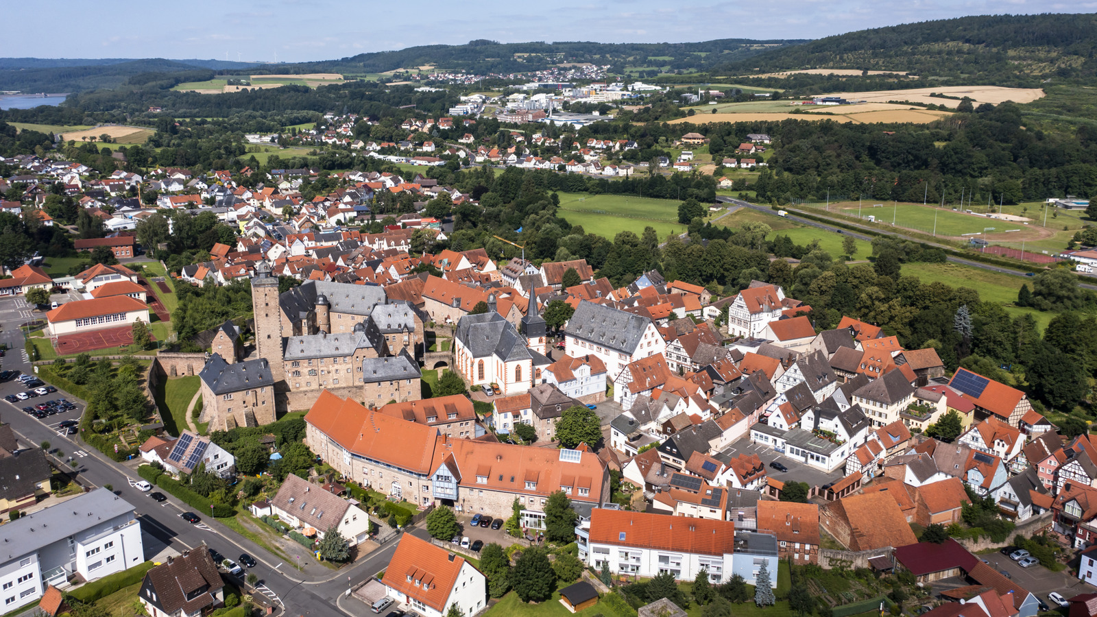 L'un des meilleurs voyages sur la route de l'Allemagne est un itinéraire de conte de fées à travers les villes historiques, les villages confortables et les forêts
