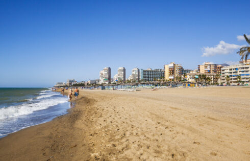 La ville de trempe du soleil d'Espagne est une évasion méditerranéenne sous-estimée avec certaines des meilleures plages du pays
