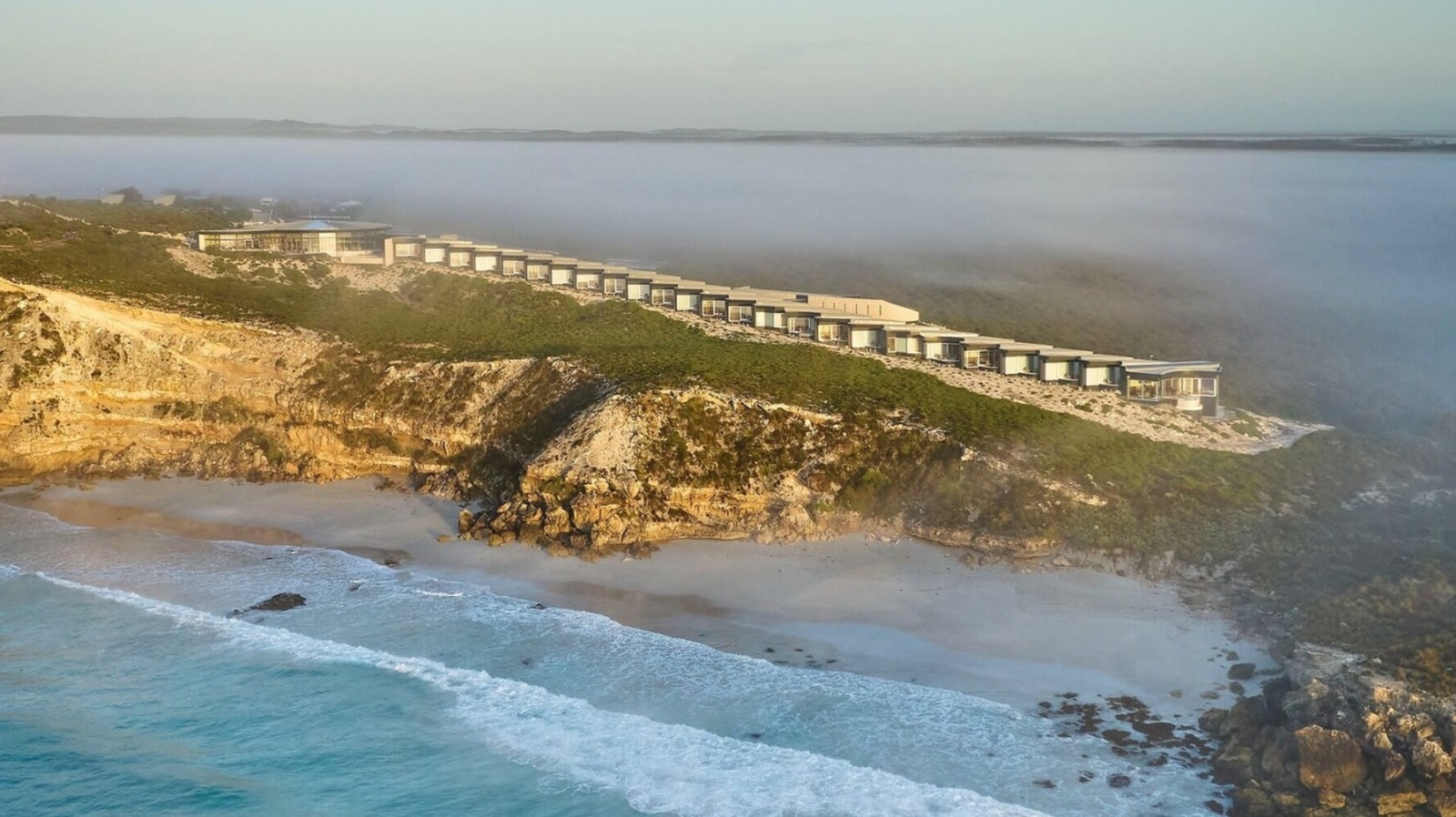 L'un des meilleurs hôtels du monde est une évasion de l'île australienne de luxe avec un accès renommé pour les restaurants et la faune