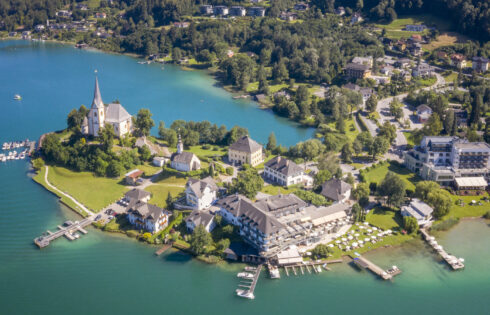 L'une des villes les plus abordables d'Autriche offre une escapade confortable avec accès aux charmants villages au bord du lac