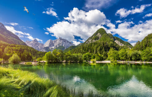 Le plus ancien sentier à longue distance d'Europe est une route de montagne de pointe à pic en Slovénie parsemée d'auberges charmantes