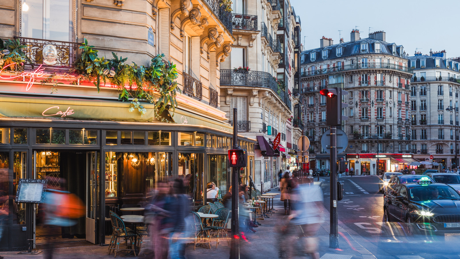 Rick Steves partage le secret des cafés en France pour ressembler à un local et abaisser votre facture