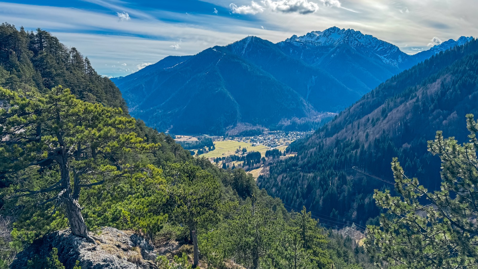 Hidden in the Heart of Italie's Alpes est une retraite de montagne avec une cuisine gastronomique, des saunas et des vues renommées