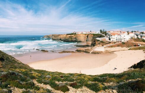 La ville de falaise la plus rêveuse du Portugal pourrait être l'endroit le plus joli de la côte, grâce à ses plages cachées