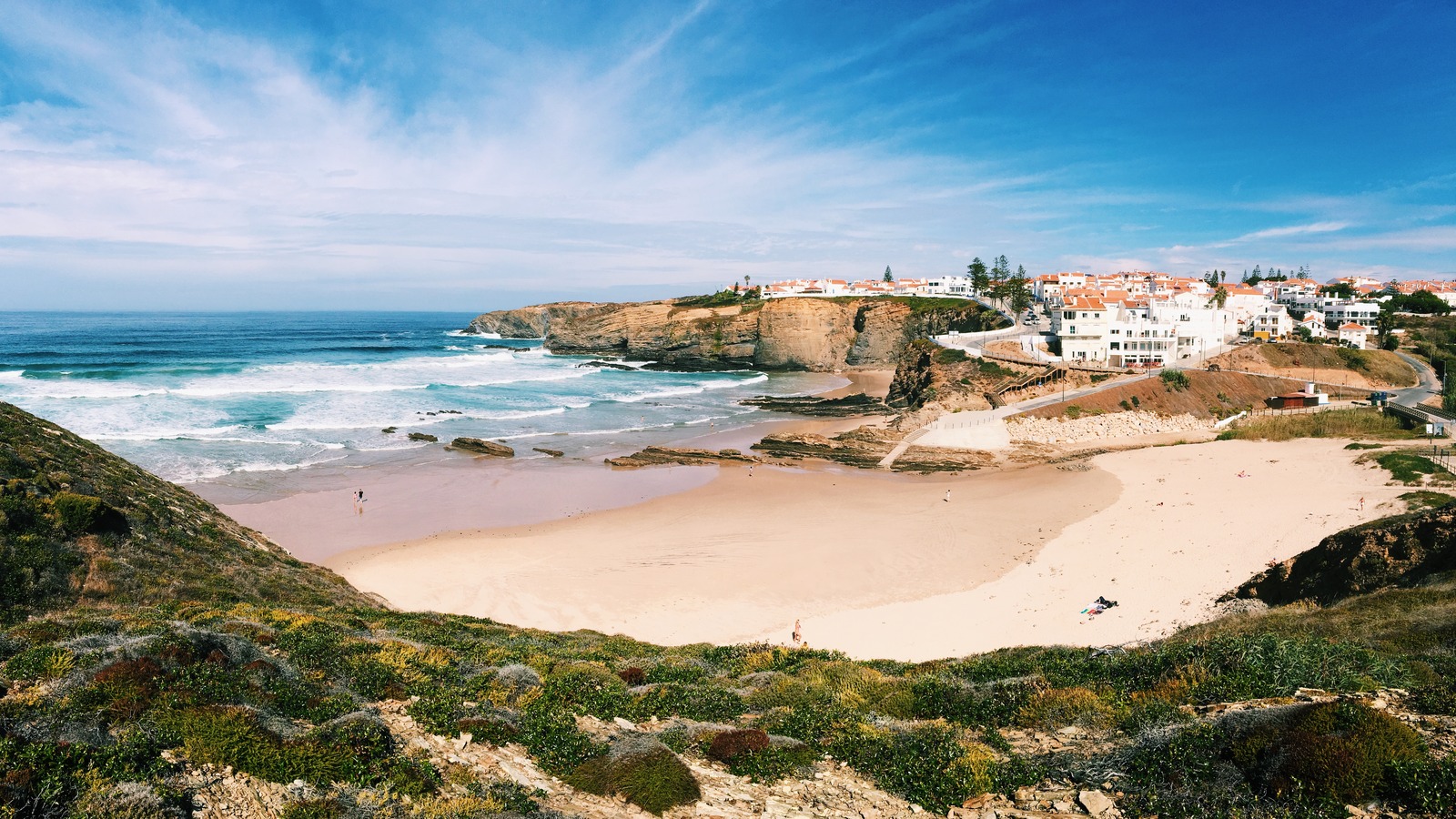 La ville de falaise la plus rêveuse du Portugal pourrait être l'endroit le plus joli de la côte, grâce à ses plages cachées