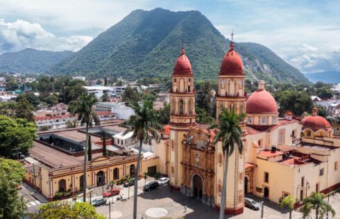 Cette ville mexicaine magique est à bord avec des cascades cachées, des lagons rafraîchissants et des randonnées de volcan à proximité