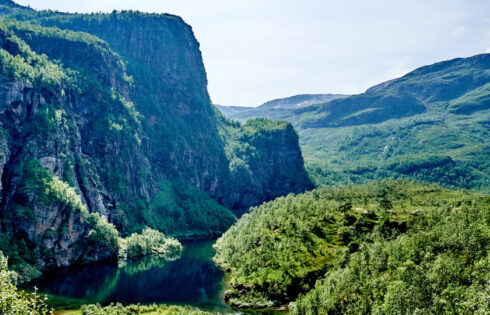 `` Le Grand Canyon de Norvège '' est un fjord de type bijou avec des vues renommées et des auberges confortables