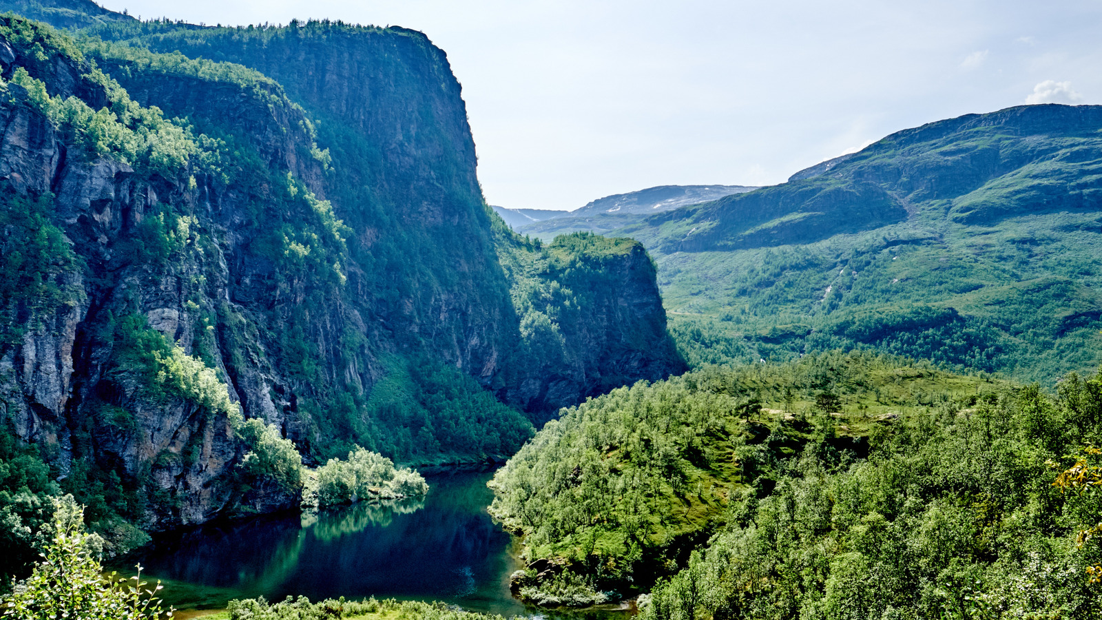 `` Le Grand Canyon de Norvège '' est un fjord de type bijou avec des vues renommées et des auberges confortables