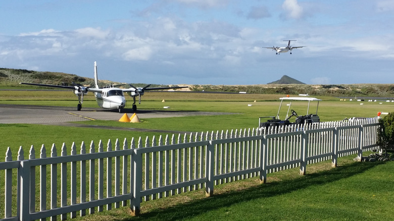 Vue de la bande d'atterrissage de l'aéroport de l'île de Lord Howe