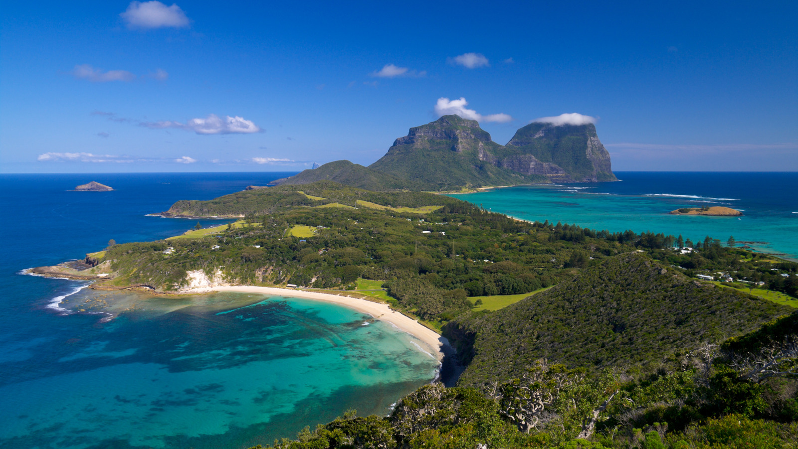 L'atterrissage aéroport le plus étonnant du monde se trouve sur une île reculée (et seulement 400 touristes peuvent le voir à la fois)