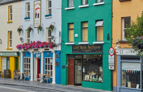 Sandwich entre Dublin et Galway est le plus ancien bar du monde et un joyau irlandais bien-aimé