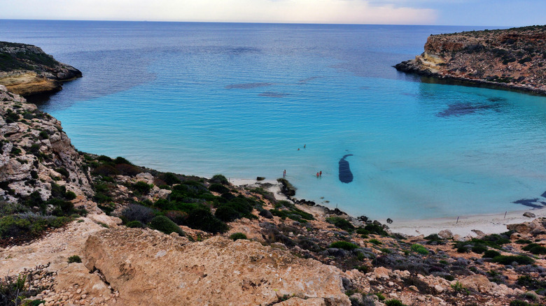 Spigigia dei Conigli plages et formations rocheuses