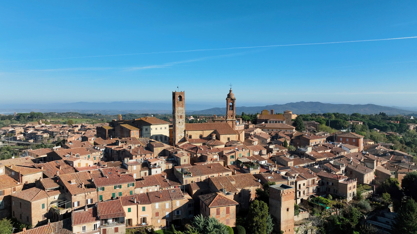 Niché entre Florence et Rome est la ville négligente de l'Italie pleine de charme médiéval et de vue sur la montagne