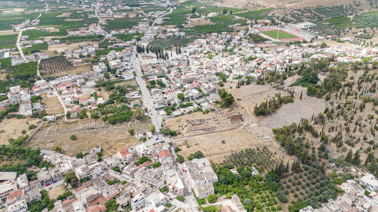 L'une des villes les plus anciennes d'Europe est une escapade grecque parfaite offrant des aliments inégalés entourés de montagnes