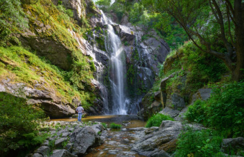Cette région magique de la côte espagnole est connue pour son abondance de cascades nichées dans les forêts de fées