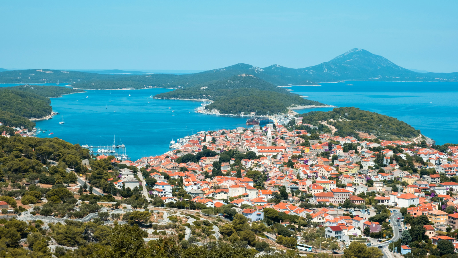 L'île sous-estimée de la Croatie a des hausses pittoresques, des mers cristallines et des spas rajeunissants