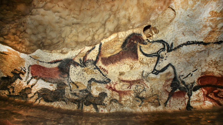Peintures de grottes préhistoriques dans la grotte de Lascaux