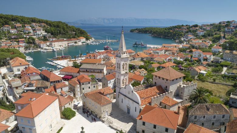 Antenne de la ville croate Jesla. Situé sur l'île Hvar en Croatie.